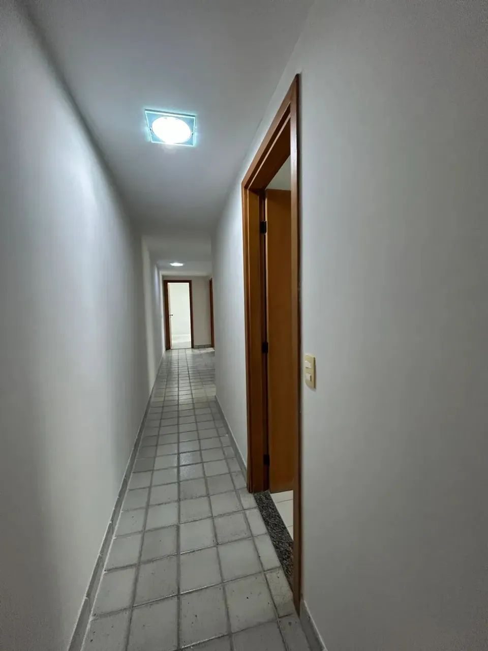 Alugo amplo apartamento com quatro quartos em Setubal - Foto 12