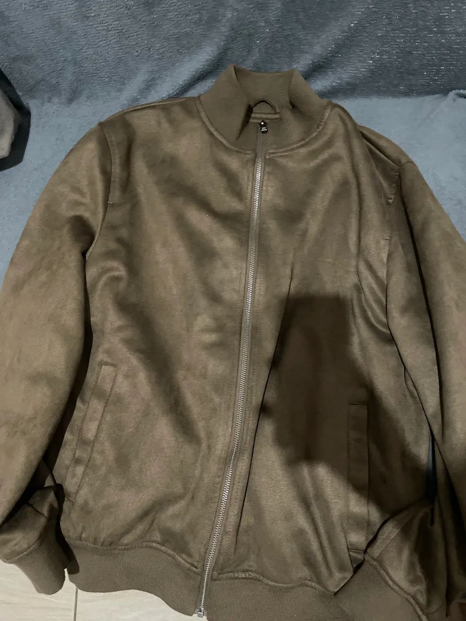 Jaqueta bomber em suede marrom M - Foto 3