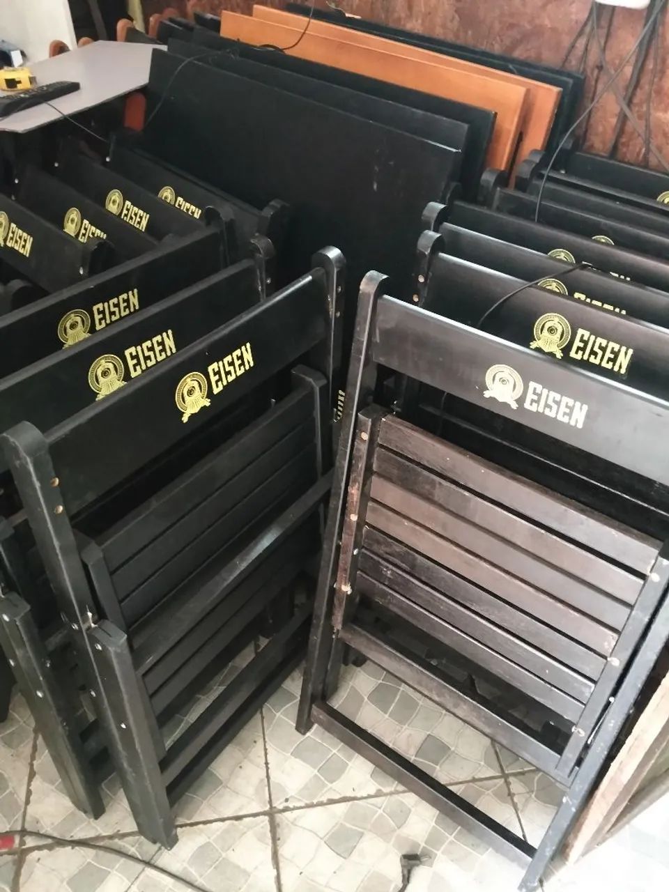 Jogo de mesa e cadeiras valor unitário 
