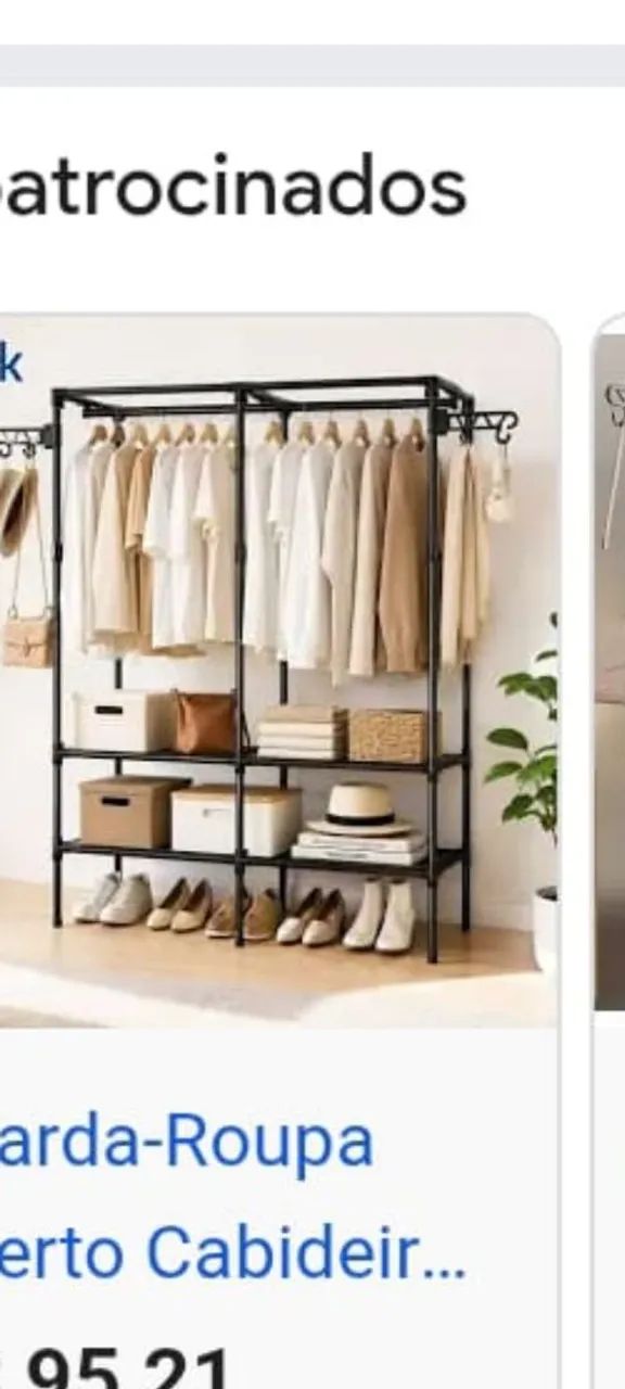 Guarda roupa aberto 