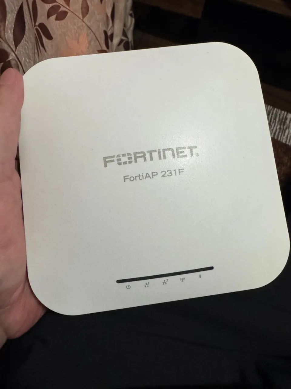 Access Point FortiAP 231F Wi-Fi 6 (leia)