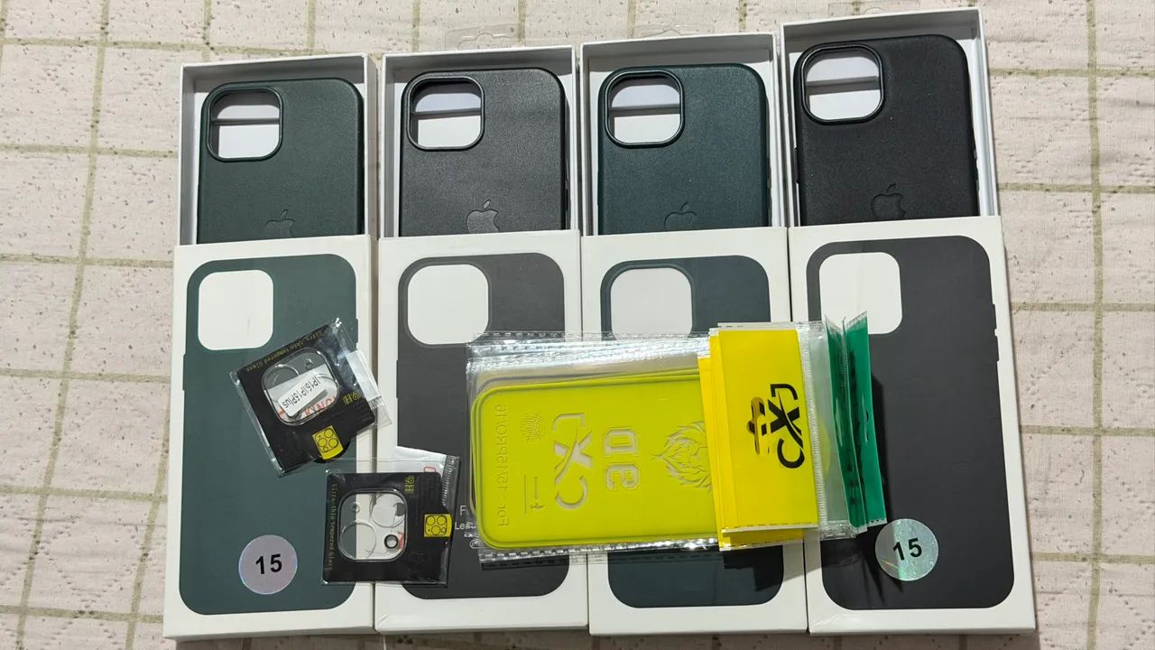 Capas de couro iPhone 15 e película fosca 
