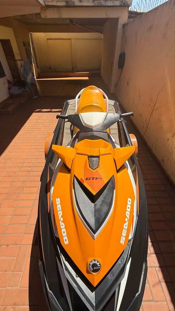 OPORTUNIDADE- JET SKY POUCO USADO 