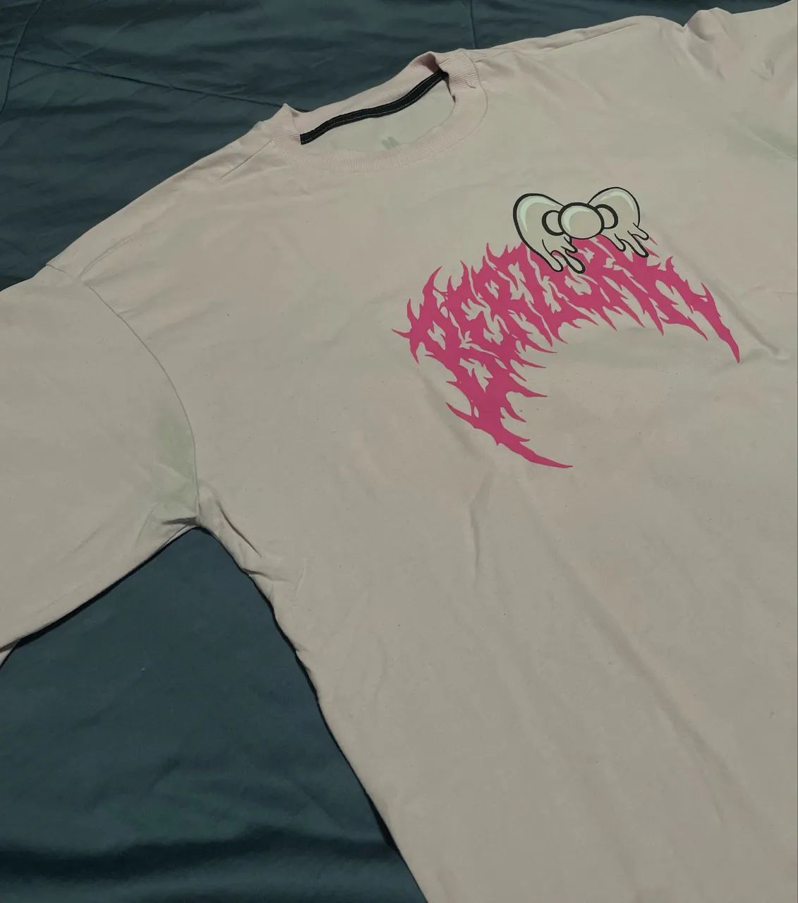 Camisa Oversized Hello Kitty Tamanho M Usada - Foto 3