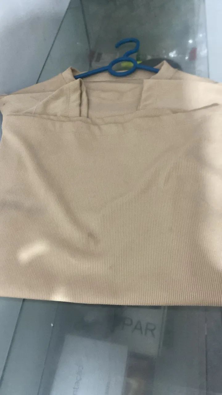 Camisa bege masculina com ótimo tecido no tamanho M  - Foto 4