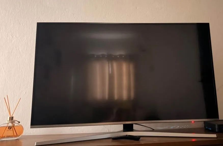 Smart Tv 4k UHD 50 Polegadas Samsung comando de voz - Foto 4