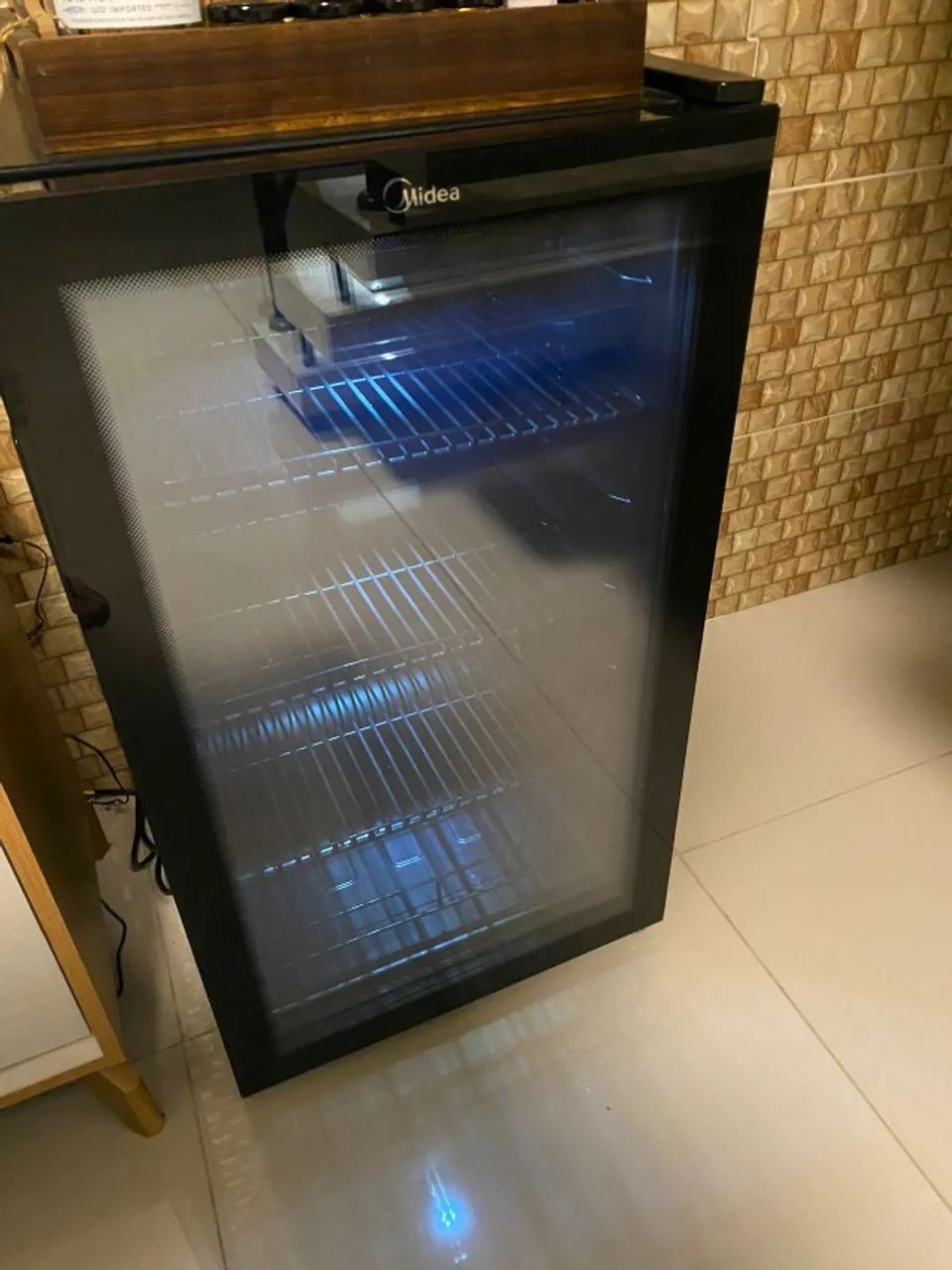 Cervejeira Midea 