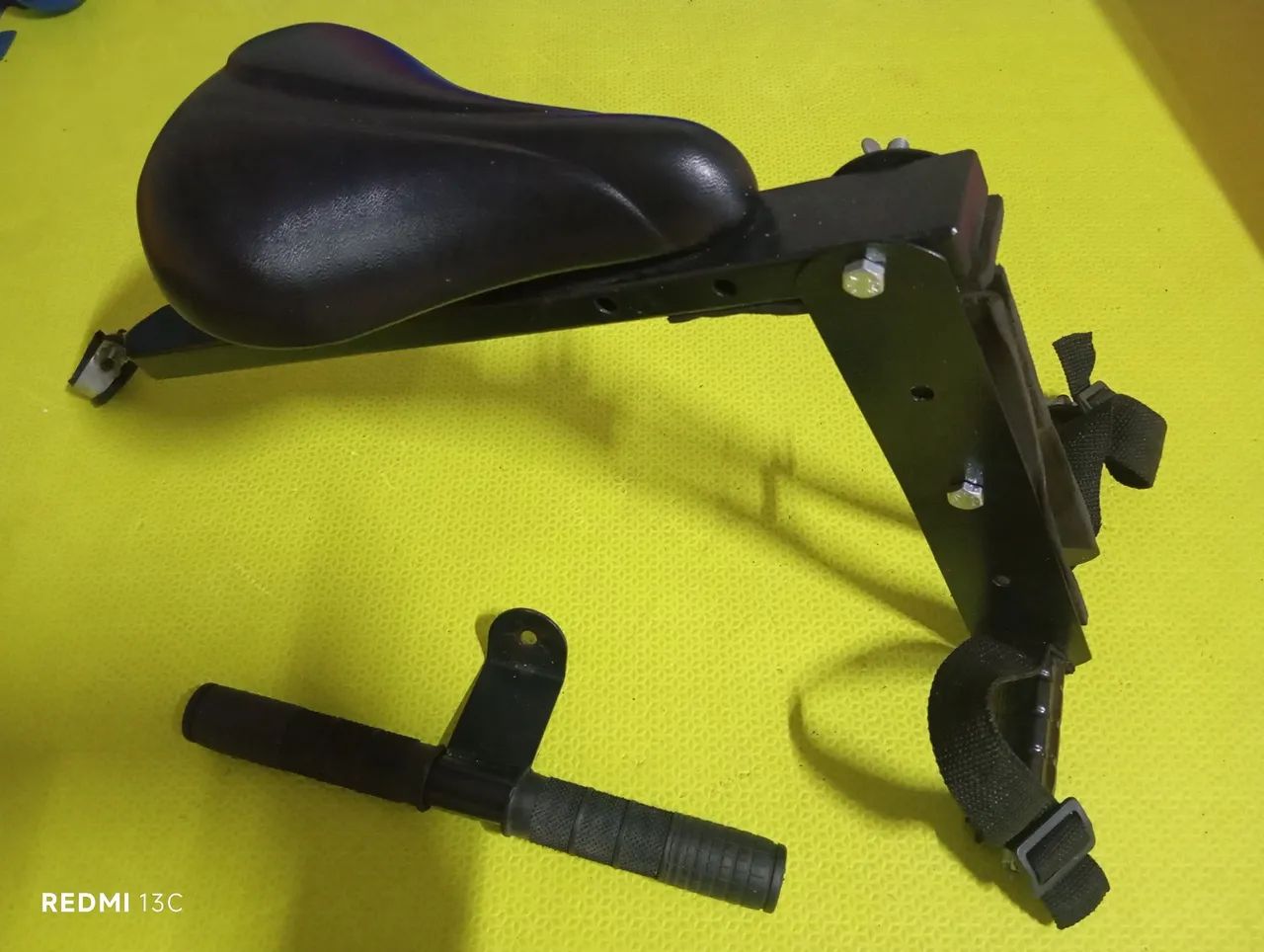 Cadeirinha de bicicleta com guidão