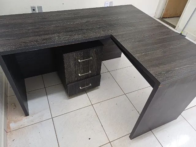 MESA PARA ESCRITORIO EM L - EM MADEIRA - Foto 5