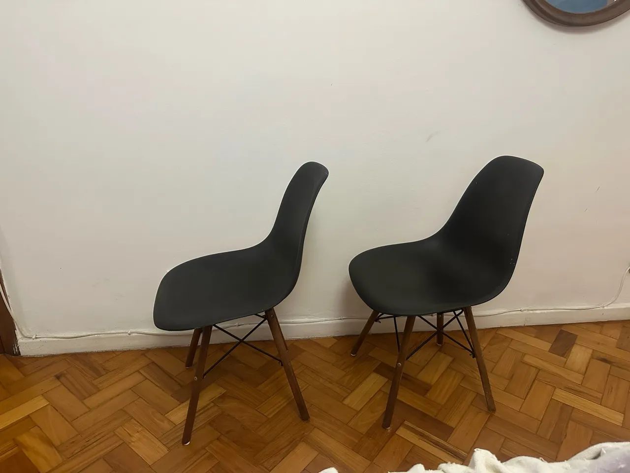 2 Cadeiras EAMES  - Foto 2