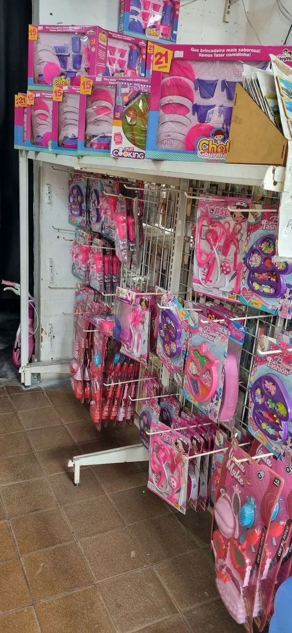 Vendo qualquer mercadoria para lojista com 60% de desconto.  Estamos fechando a loja - Foto 4