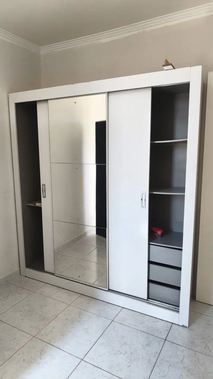 Kit Quarto Guarda-roupa + Mesa de Cabeceira + base cama box solteiro 