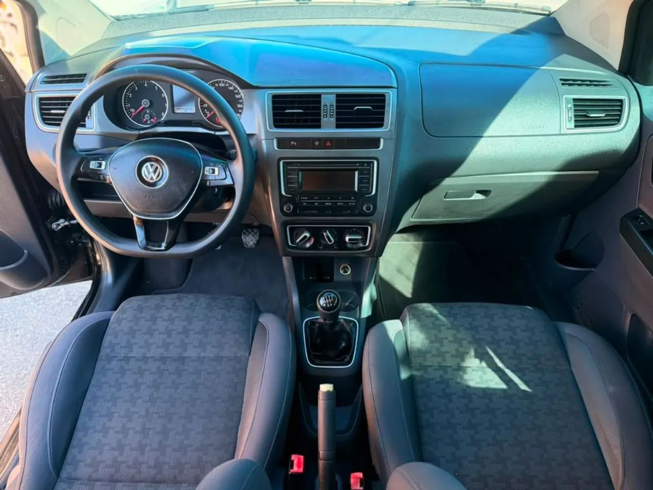 Volkswagen Fox Comfortline 1.0 Flex 8V 5P 2017 - Foto 5