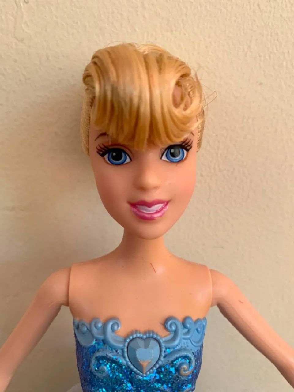 Boneca Barbie Cinderela com vestido que transforma - Foto 3