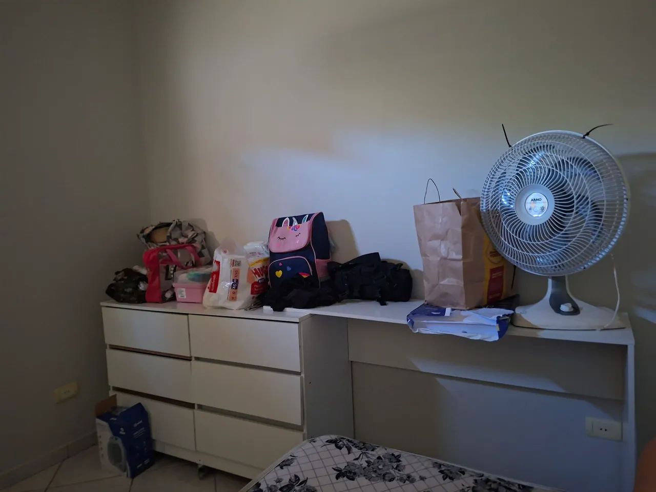 Comoda 6 gavetas + mesa