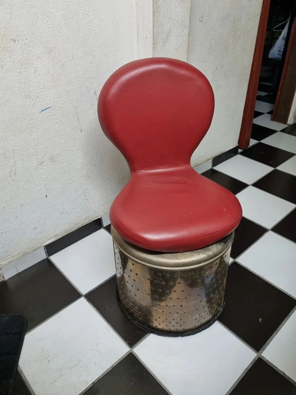 Cadeira  contemporânea  - Foto 2