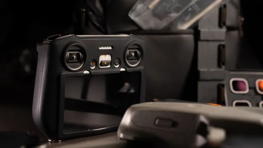 DJI AIR 2S Combo FLY MORE (RADIO COM TELA) - Foto 2