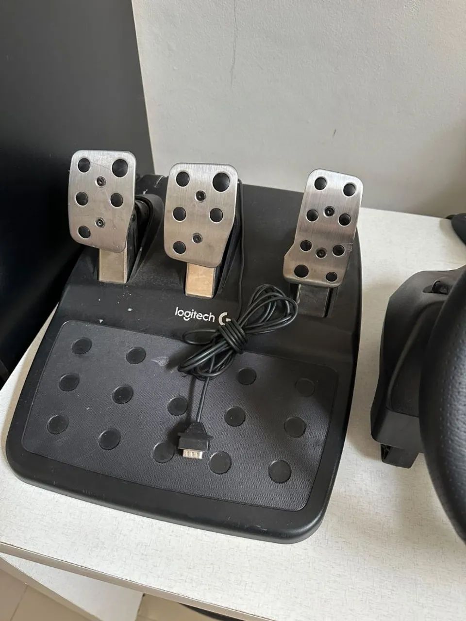 Volante Logitech G29 Driving Force e Pedaleira, para PS3, PS4, PS5 e PC - Foto 2