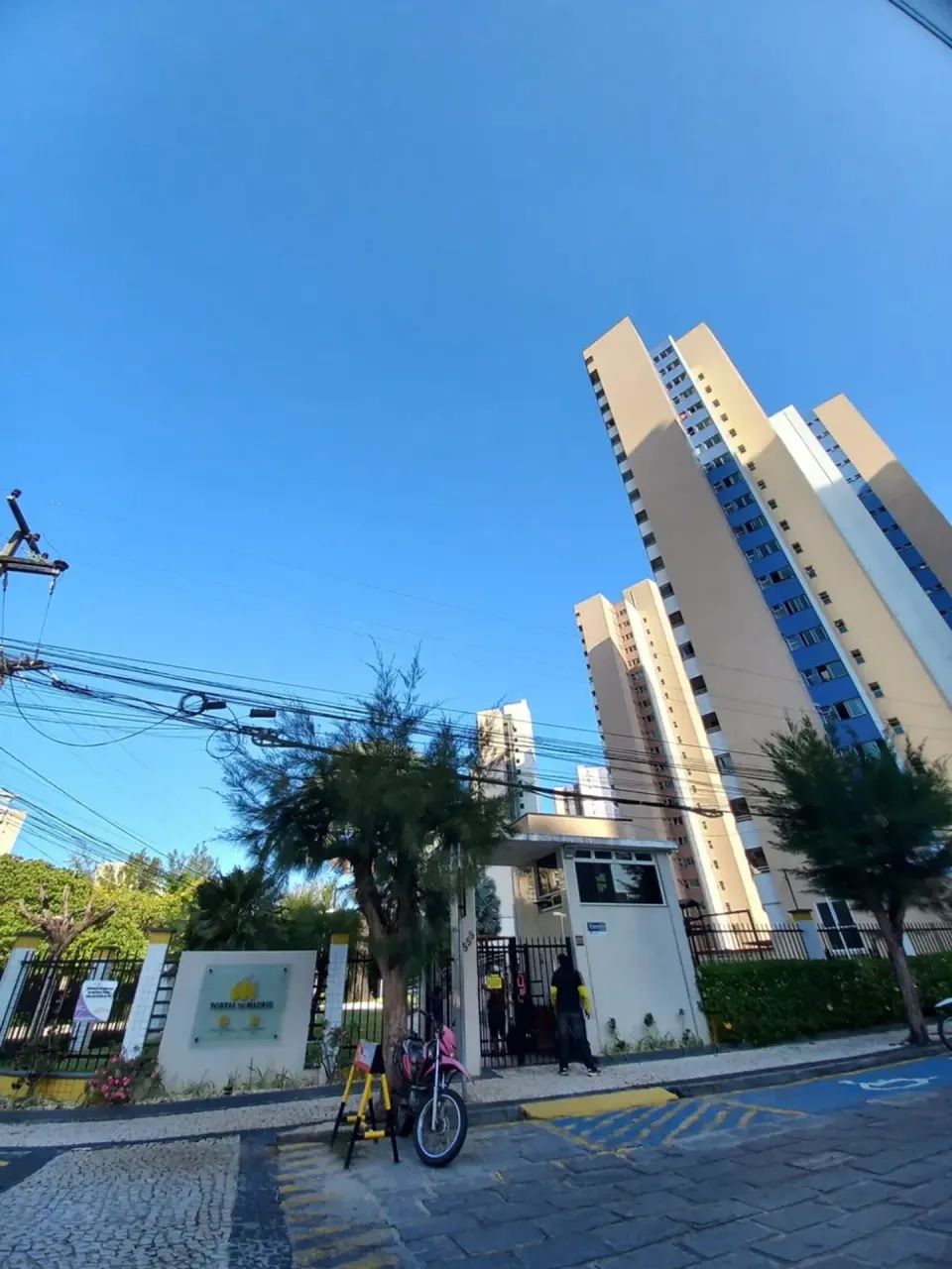 Apartamento com 3 suítes e ampla varanda no Portal de Madrid