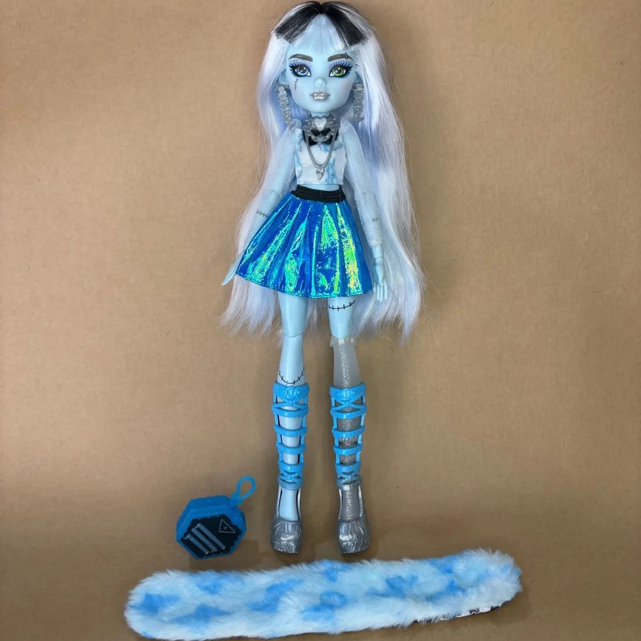 Boneca Frankie Stein Skulltimates Secrets Monster High 