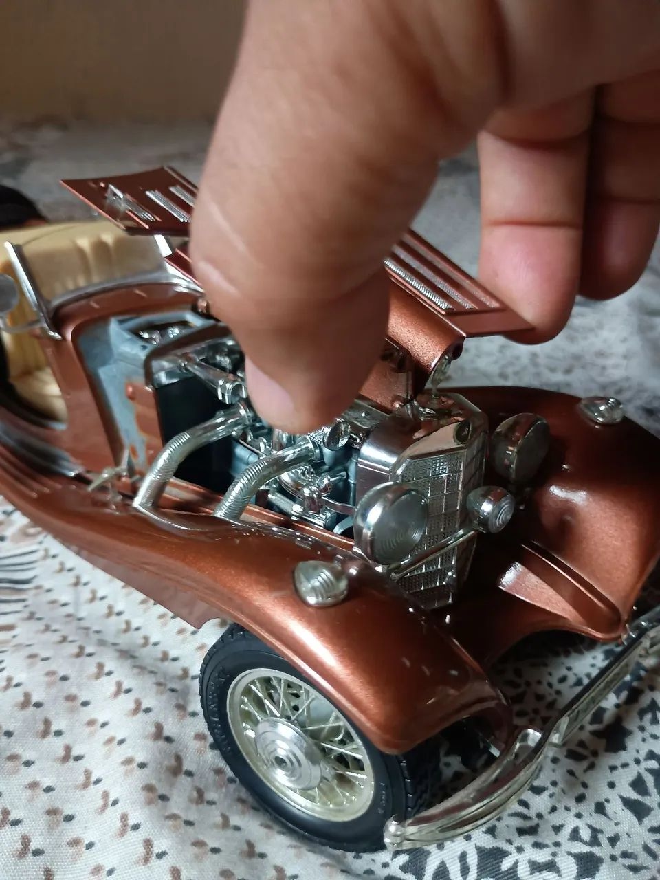 Vendo 2 miniaturas 1/18 - Foto 3