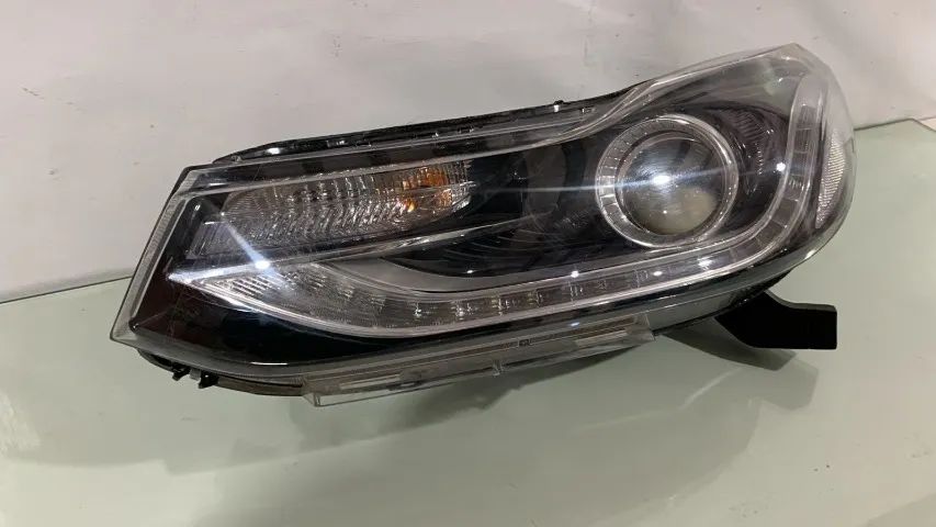 Farol esquerdo tracker 2017 2018 2019 - Foto 2