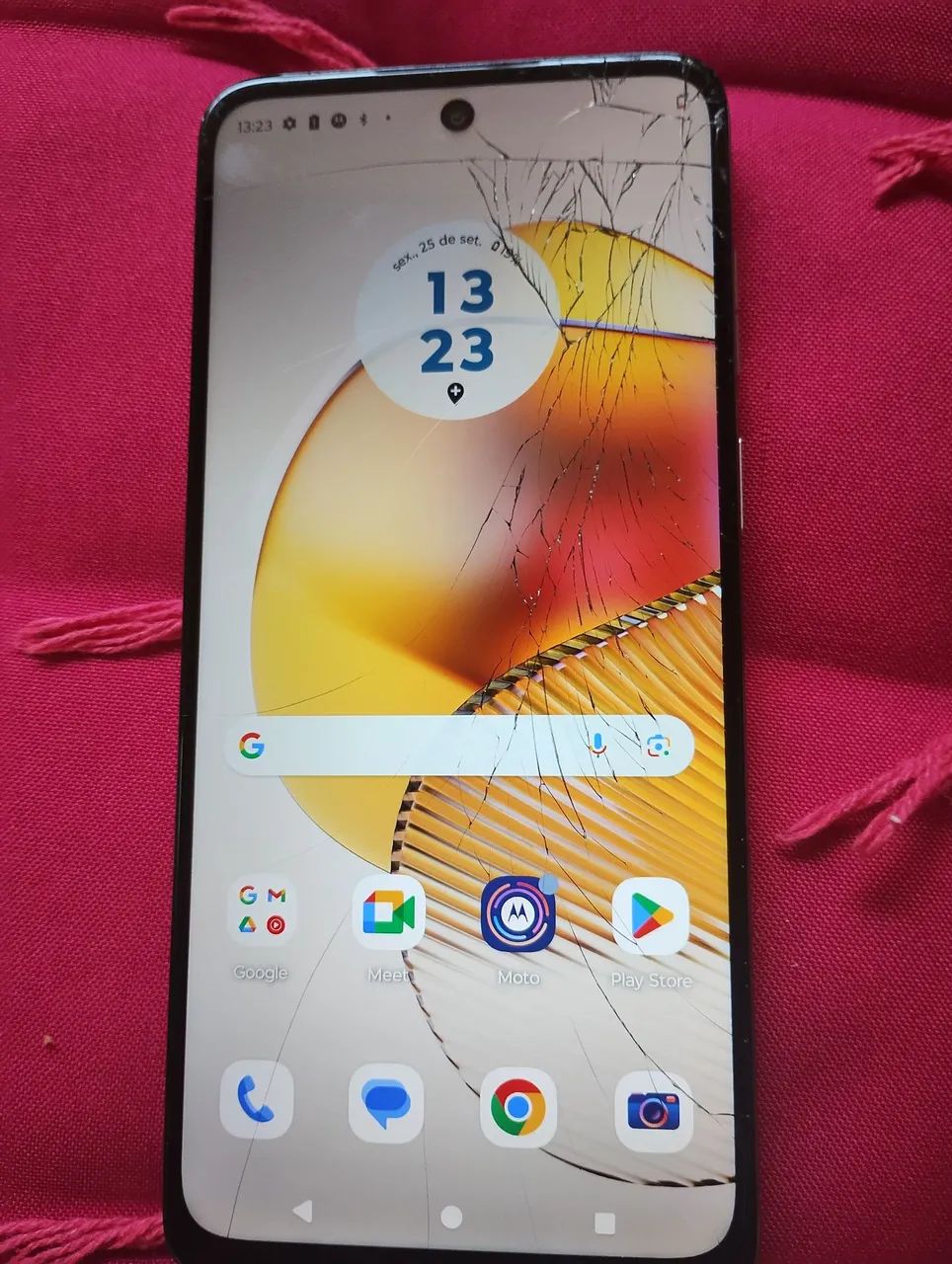 Celular Moto g73 5G vidro quebrado 