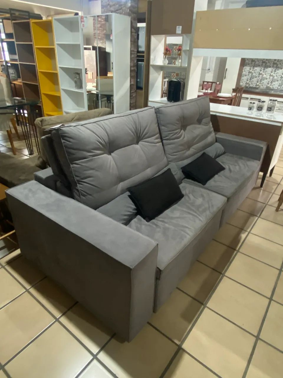 Sofá cinza 5 lugares  - Foto 2