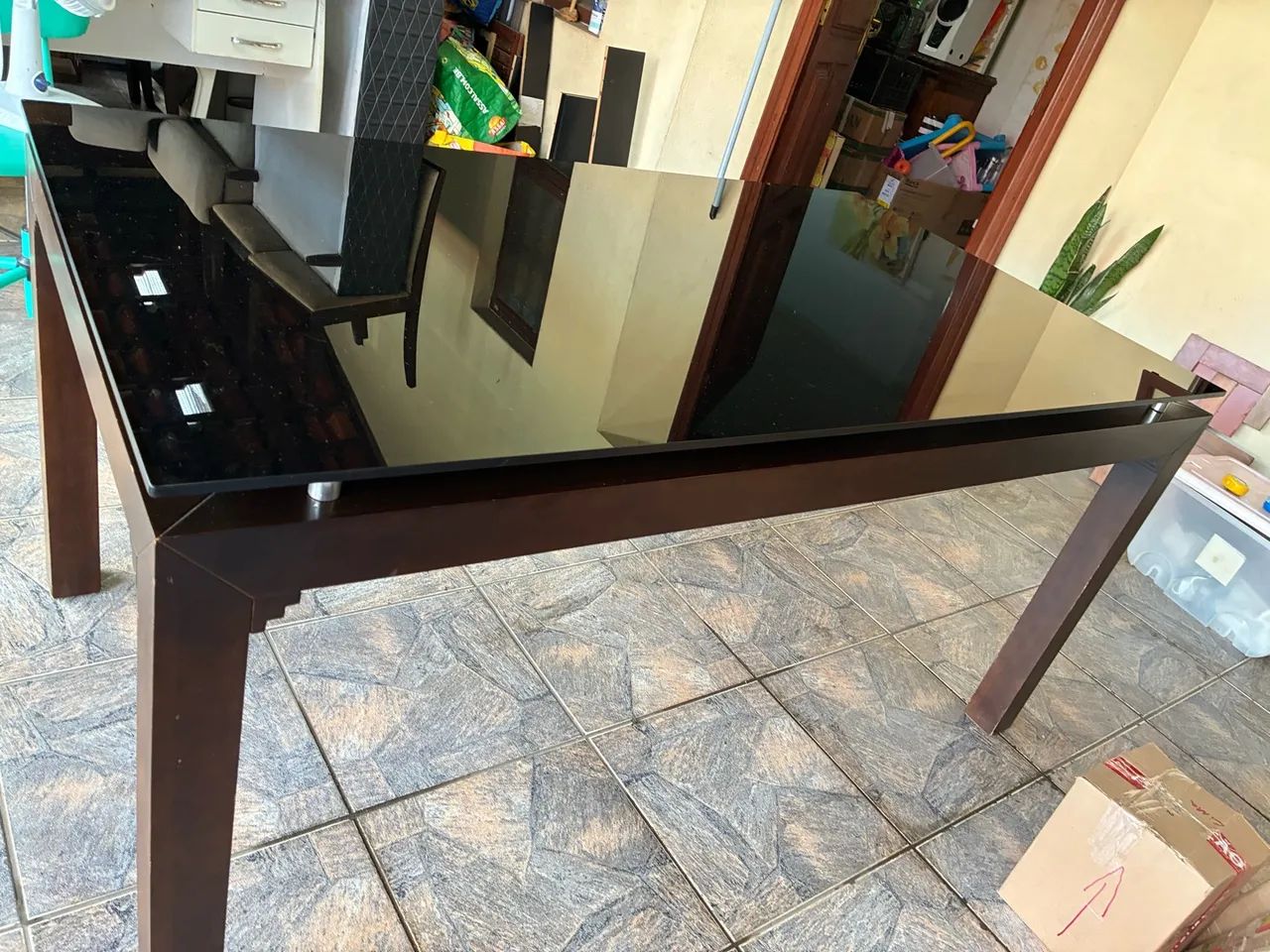 Mesa de Jantar de madeira com vidro temperado  - Foto 3
