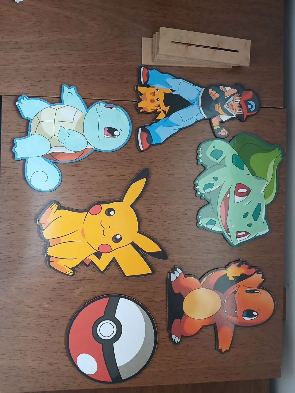 DISPLAY DE MESA POKEMON
