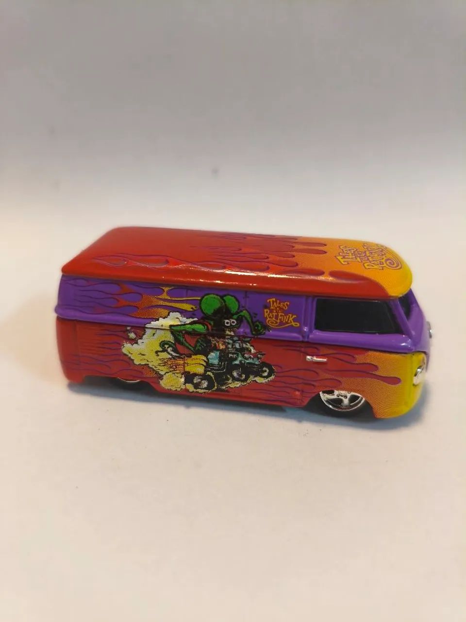 Hot Wheels Vw Bus Kombi Tales Ratfink 1/64 - Brinquedos e Jogos