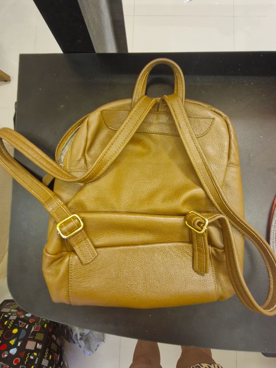Mochila social  marrom em couro  - Foto 2