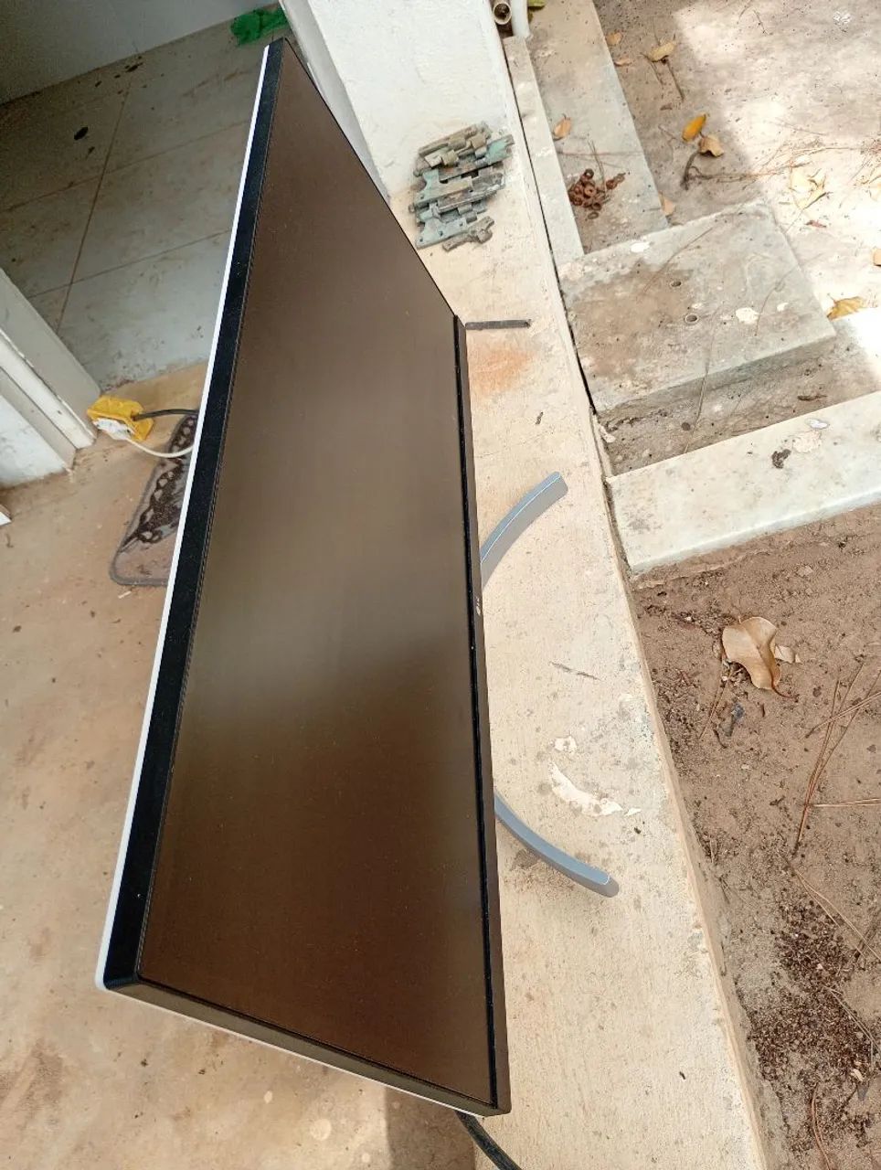 Uma pequena linha monitor LG 29 polegadas semi novo  - Foto 2