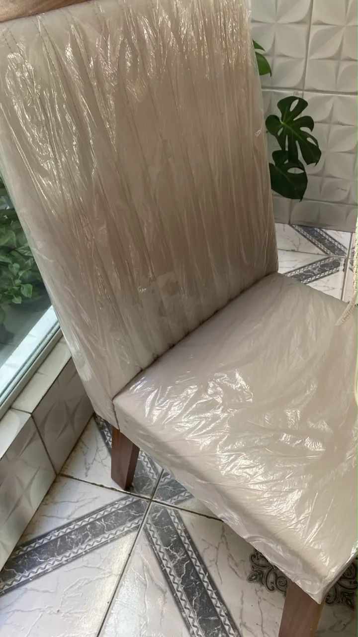 Mesa de 4 cadeiras 