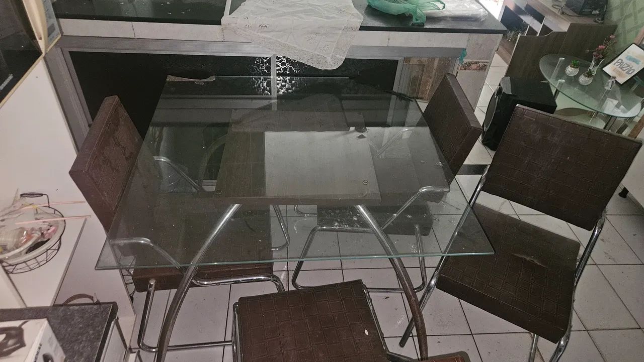 Mesa de vidro 4 cadeiras