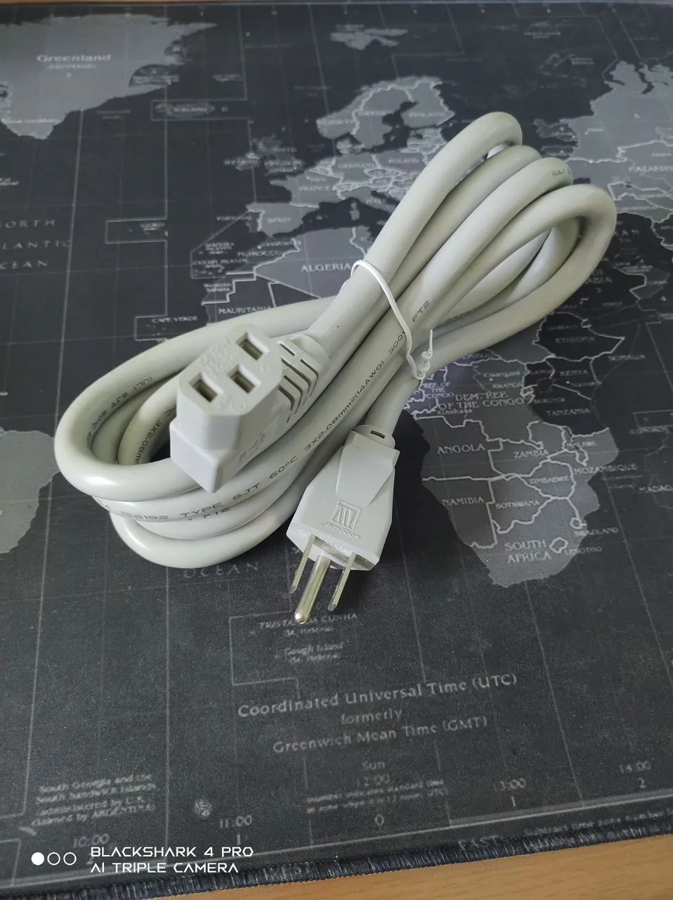 cabo de alimentação com plugue NEMA 5-15P e conector IEC 60320 C13. - Foto 3