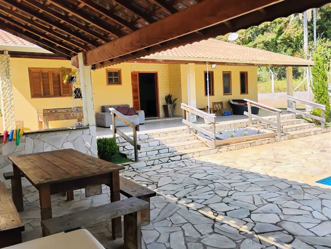 Casa de campo, em Ibiuna ,ambiente familiar .