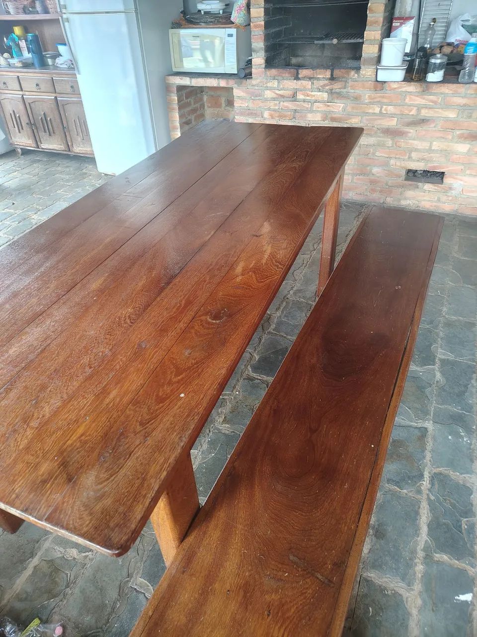 Mesa em madeira maciça 