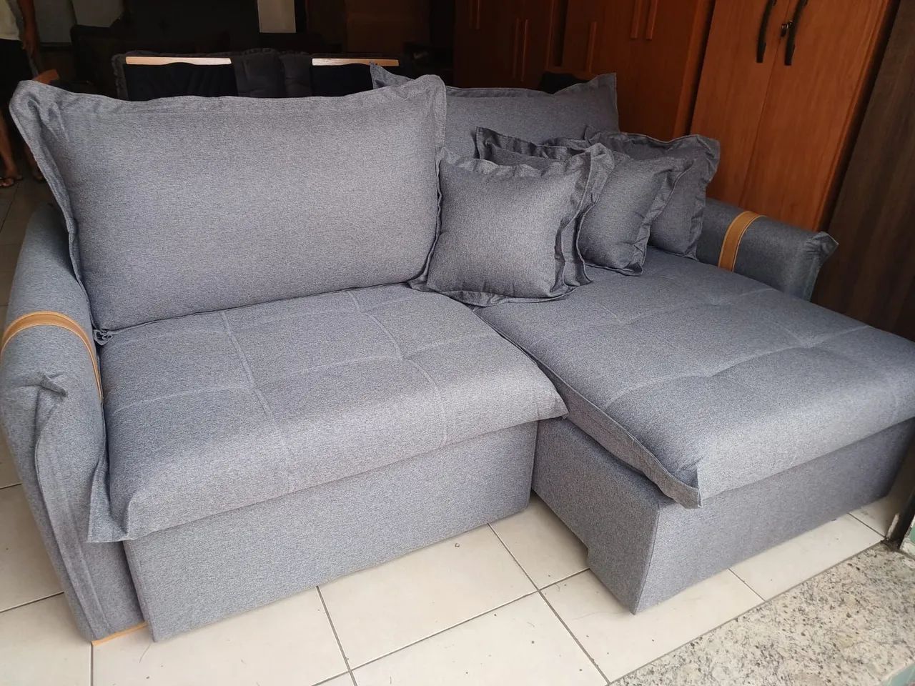Sofá Cama Novo Tem 2.00 de Largura Tecido Linho. - Foto 4