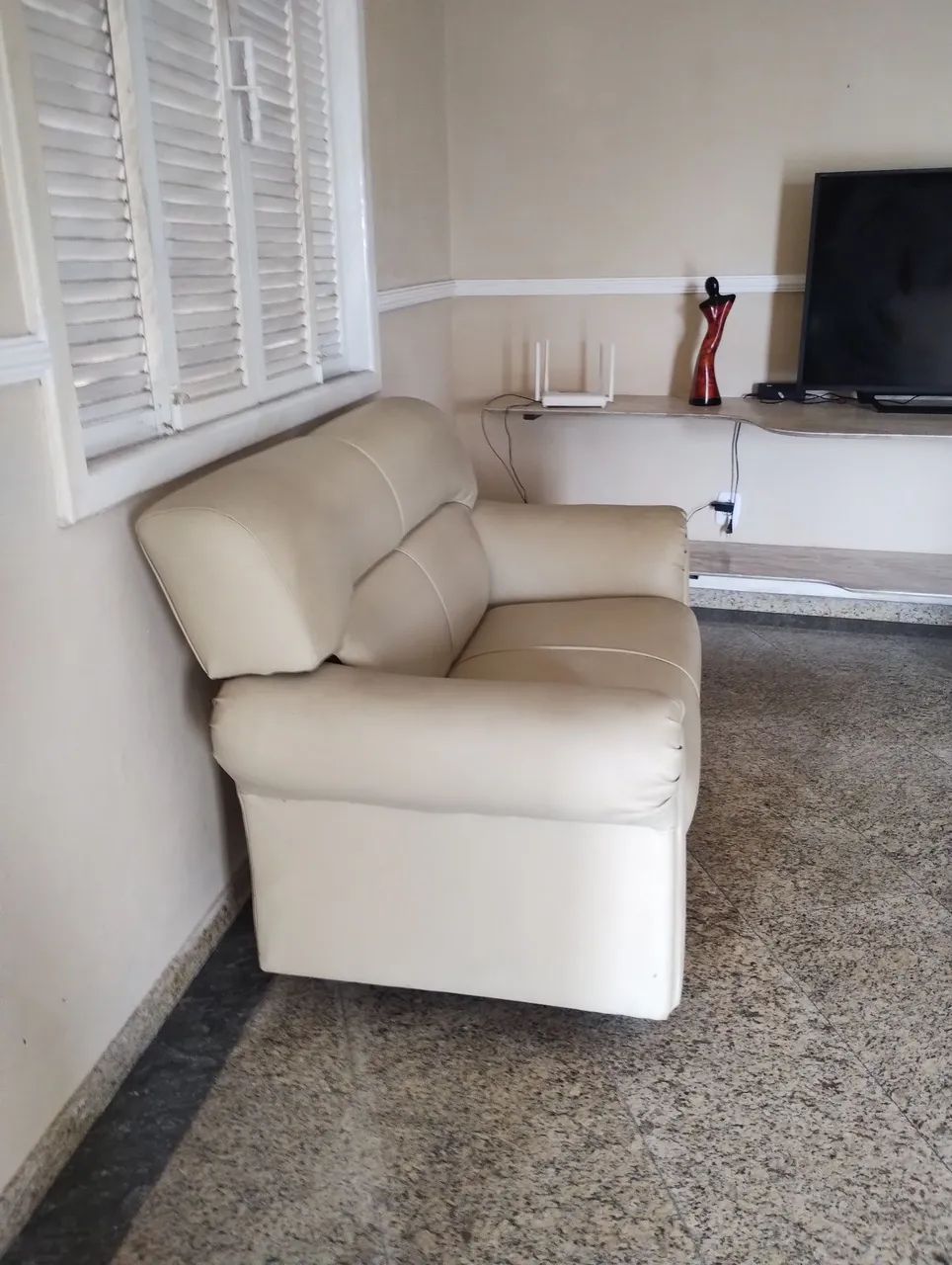 Lindo conjunto de sofá!!  3 e 2 lugares - Foto 5