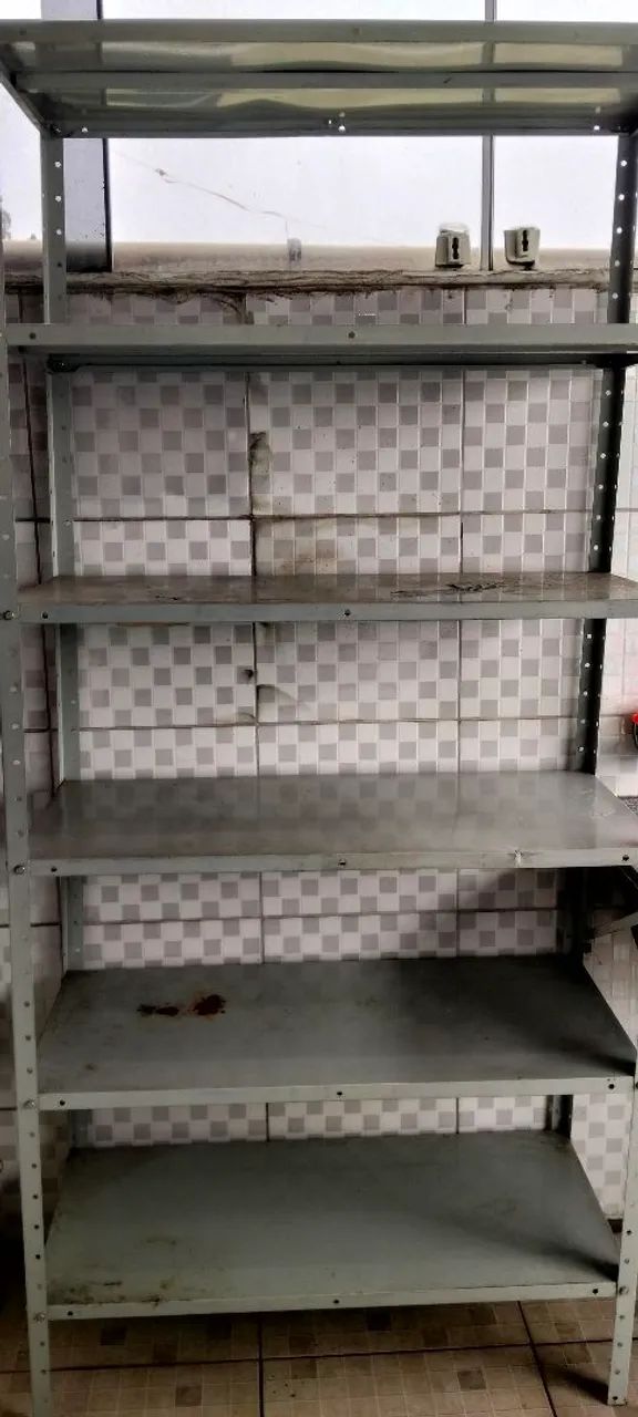 Pratileira de metal 