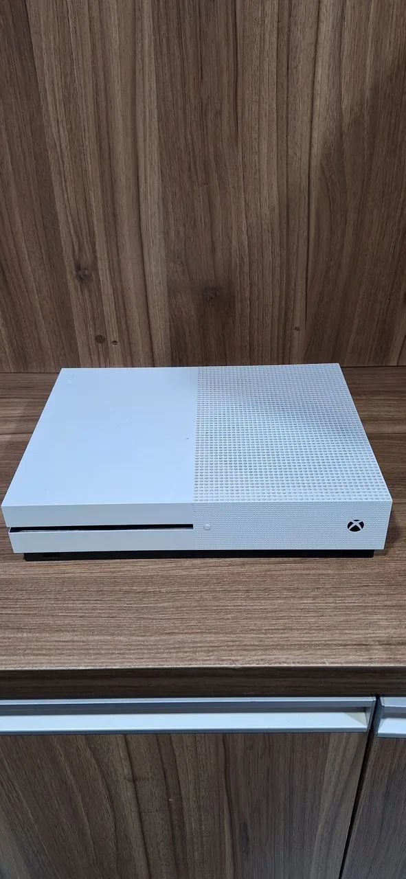 Xbox One S 