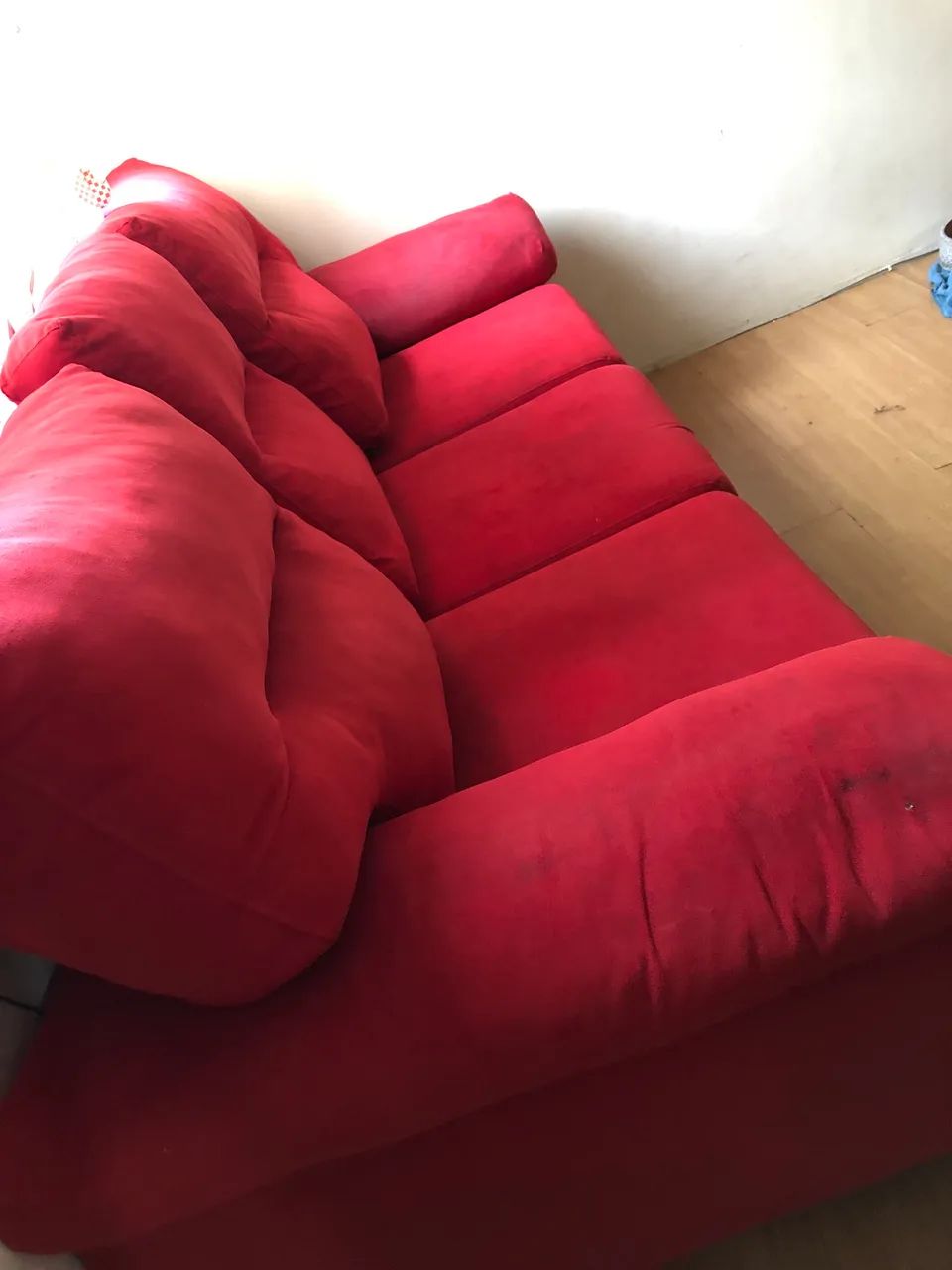 Sofá Vermelho com Almofadas - Foto 4