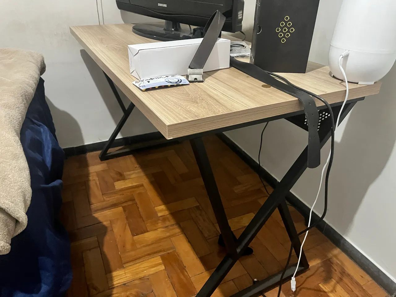 Mesa para escritório ou tv