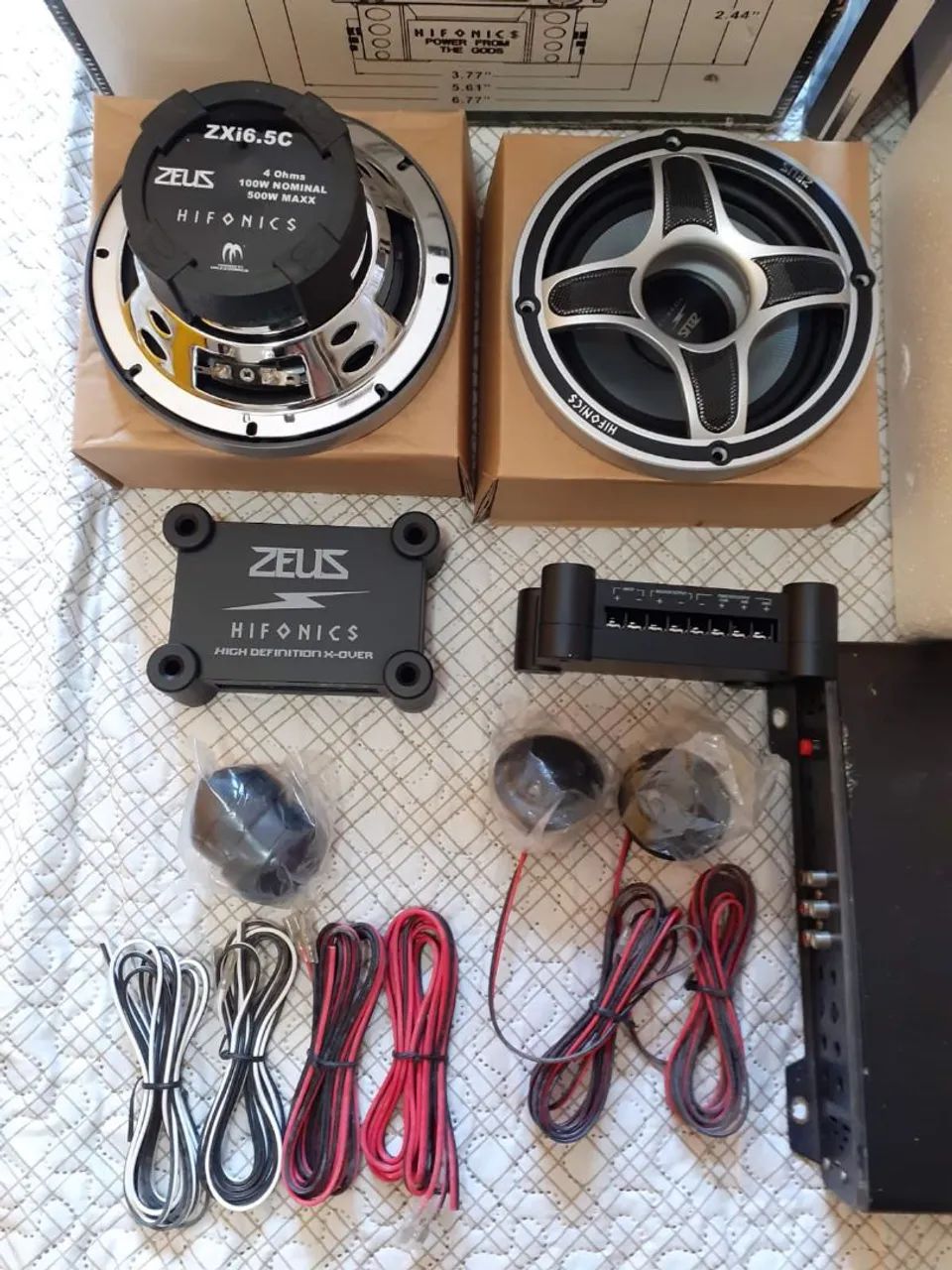 Falantes hifonics zeus completo