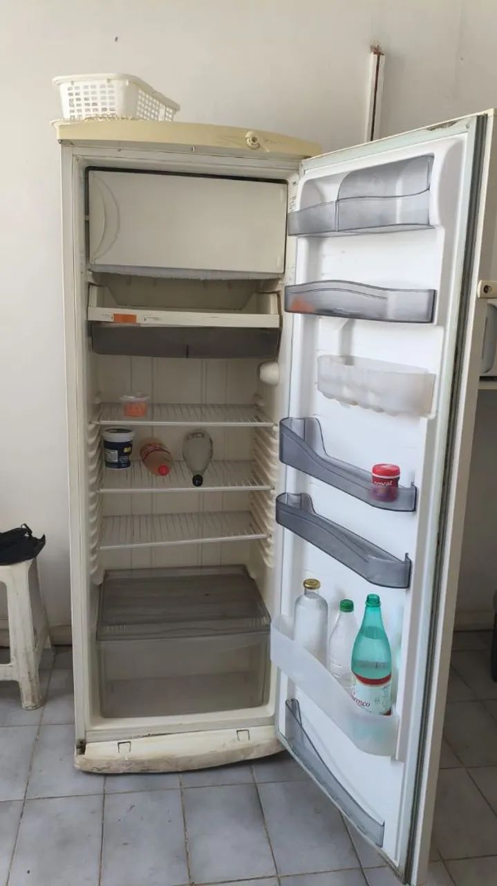 Geladeira, Computador e itens de escritório  - Foto 2