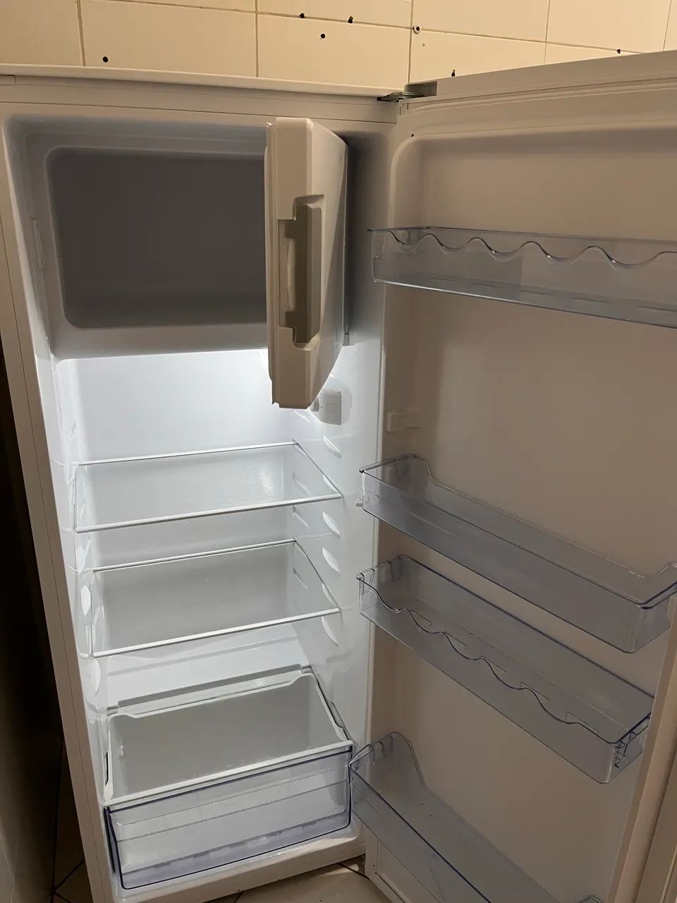 GELADEIRA ELECTROLUX RE21 - 213L - Foto 3