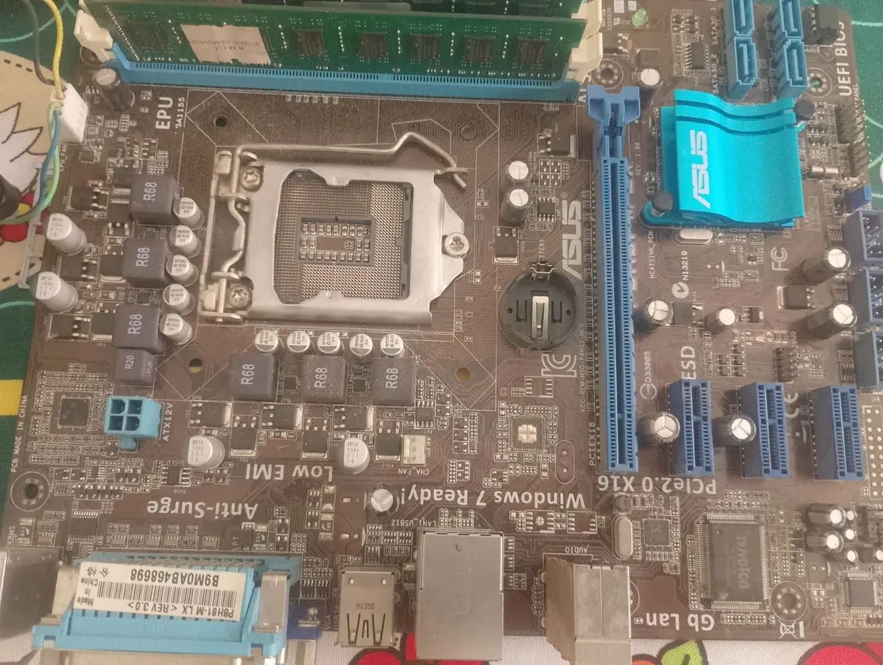 Placa mãe Asus 1155 com 8gb de ram 