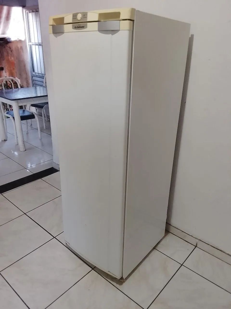 Geladeira Continental 300