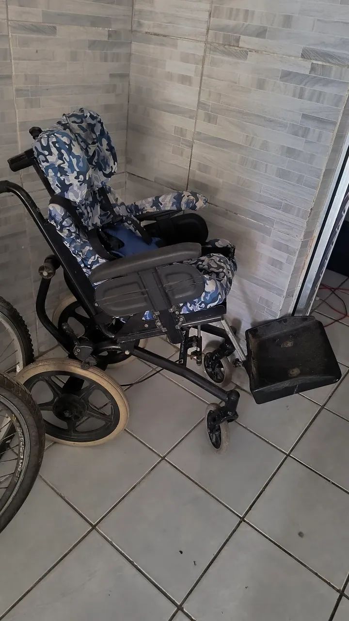Cadeira de roda  - Foto 3